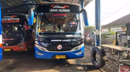 Sumber Jaya Trans Bus-Front Image