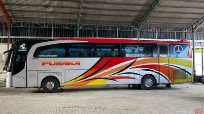 Kurnia Anugerah Pusaka Bus-Side Image