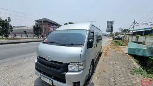 Sumber Sari Tranz Bus-Front Image