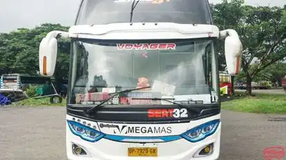 Mega Mas Bus-Front Image