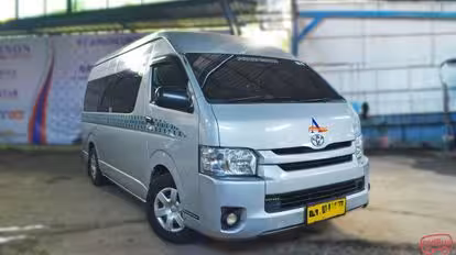 Royal Shuttle Bus-Front Image