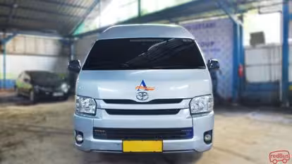 Royal Shuttle Bus-Front Image
