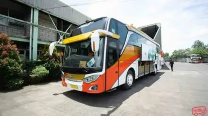 Kramat Djati Bus-Front Image