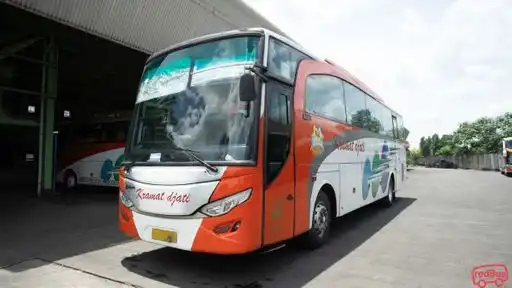 Kramat Djati Bus-Front Image