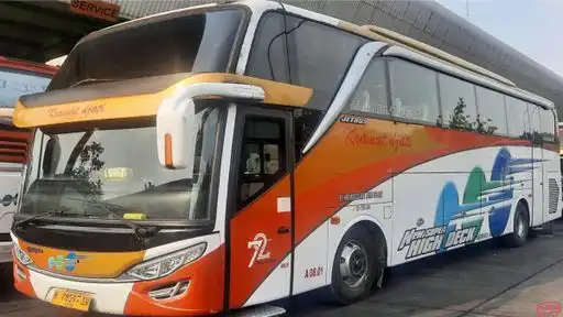 Kramat Djati Bus-Front Image