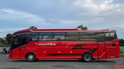 New Shantika Bus-Side Image