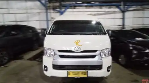 Royal Shuttle Bus-Front Image