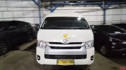 Royal Shuttle Bus-Front Image