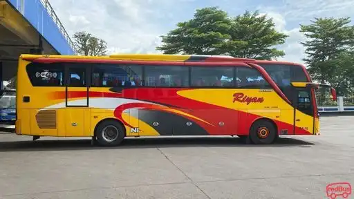 PO Riyan Bus-Front Image