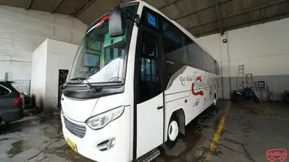 Joglo semar Bus-Front Image