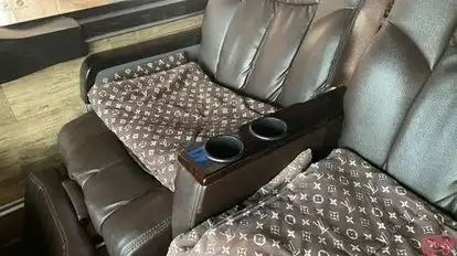 Barxolid Bus-Amenities Image