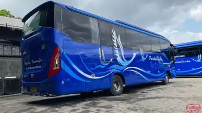 Putra Remaja Shuttle Bus-Side Image