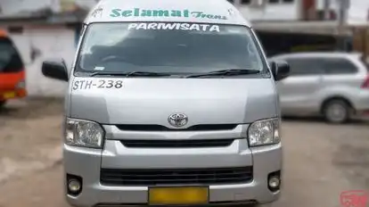Selamat trans Bus-Front Image