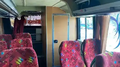 Handoyo Bus-Amenities Image