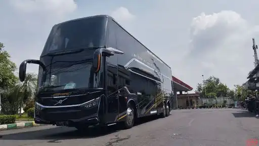 Semeru Trans Bus Bus-Front Image