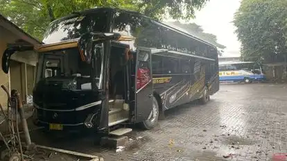 Semeru Trans Bus Bus-Front Image