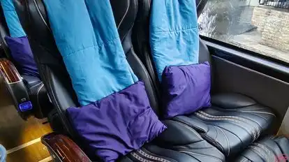 Wisata Komodo Bus-Seats Image