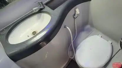 KYM Trans Bus-Amenities Image