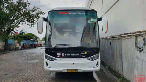KYM Trans Bus-Front Image