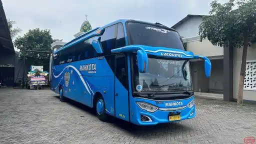Mahkota Bus-Front Image
