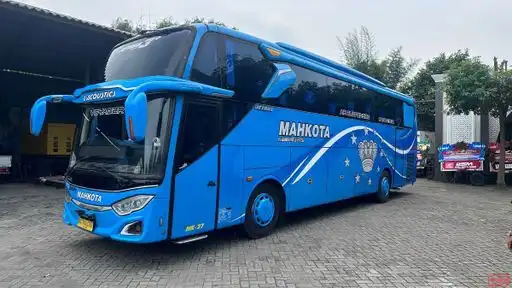 Mahkota Bus-Front Image