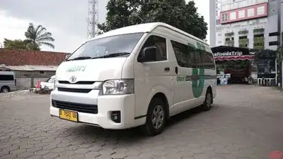 Urban Travel Bus-Front Image