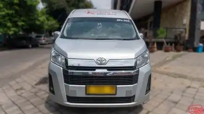 Kencana Shuttle Bus-Front Image