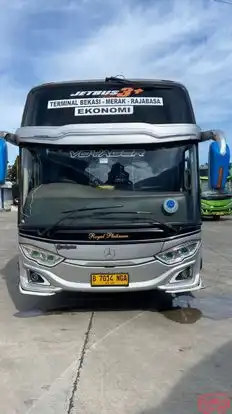 Royal Platinum Bus-Front Image