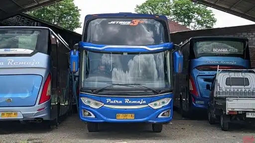 Putra Remaja Jakarta Bus-Front Image