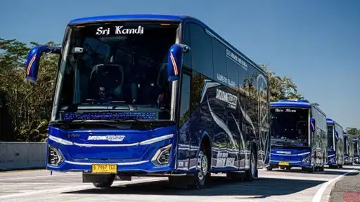 168 Trans Bus-Front Image