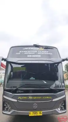Putra Pandawa Aray Bus-Front Image