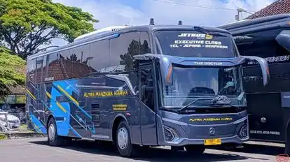 Putra Pandawa Aray Bus-Front Image