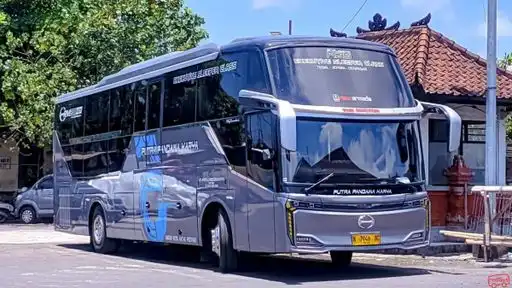 Putra Pandawa Aray Bus-Front Image