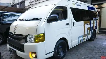 Go Shuttle Bus-Front Image