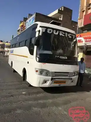 Taldar Travels Bus-Front Image