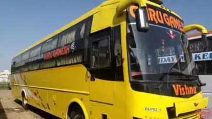 Uncle   Travels Bus-Side Image