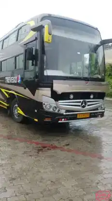 Shree   Parshwanath Travels Bus-Front Image