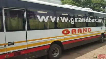 Grand Bus-Side Image