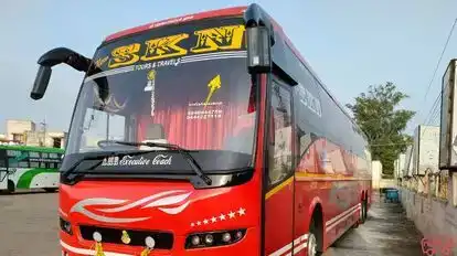 New SKN Tours & Travels Bus-Front Image