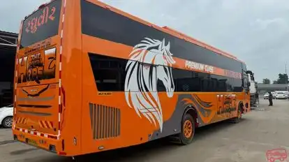 Raghuveer   Travels Bus-Side Image