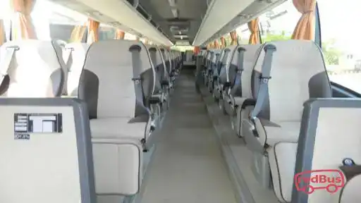 Travel House Delhi Bus-Front Image