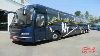 Travel House Delhi Bus-Front Image