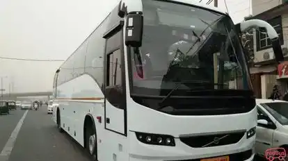 New Himalaya Travels Bus-Front Image