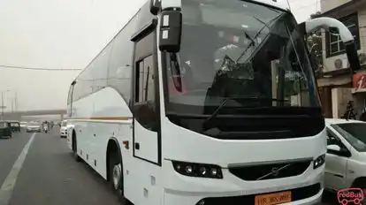 New Himalaya Travels Bus-Front Image