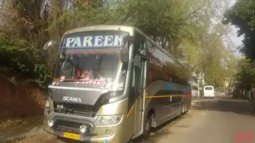 Pareek Travels Bus-Front Image