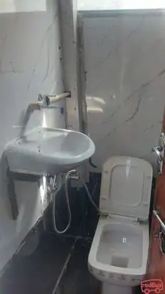 Gulzar Tours and Travels Bus-Amenities Image