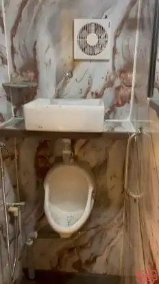 Gulzar Tours and Travels Bus-Amenities Image