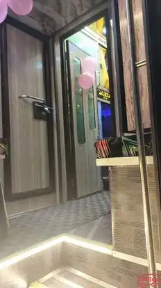 Gulzar Tours and Travels Bus-Front Image