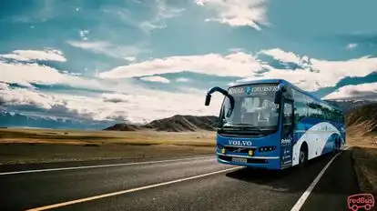 Royal Cruiser Bus-Side Image