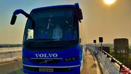 Royal Cruiser Bus-Front Image